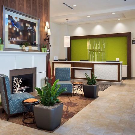 Hilton Garden Inn Chicago Downtown Riverwalk Exterior photo
