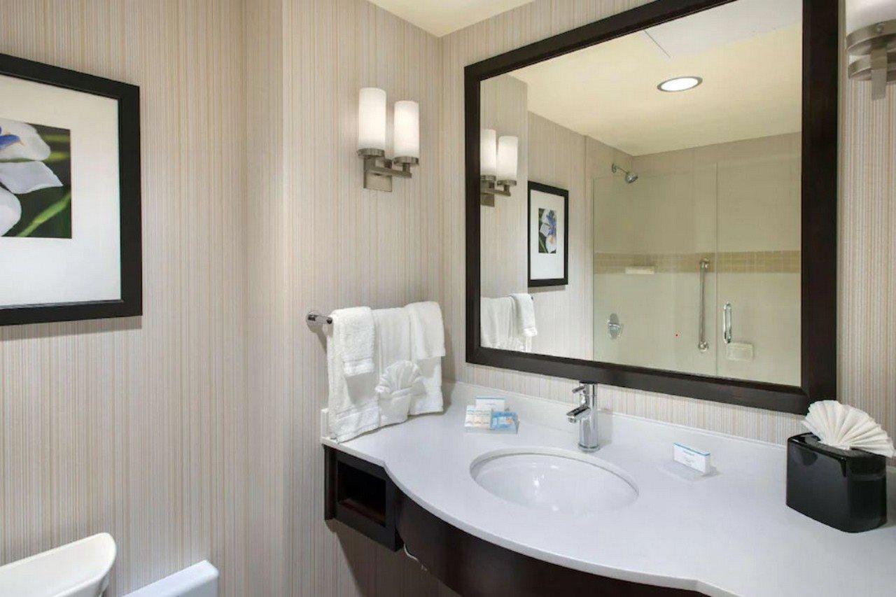 Hilton Garden Inn Chicago Downtown Riverwalk Exterior photo
