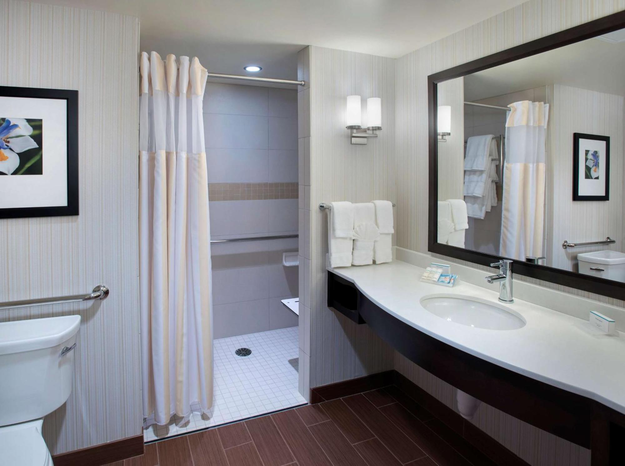 Hilton Garden Inn Chicago Downtown Riverwalk Exterior photo