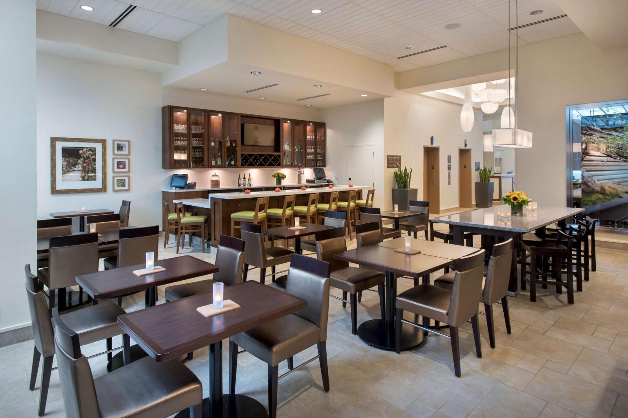 Hilton Garden Inn Chicago Downtown Riverwalk Exterior photo