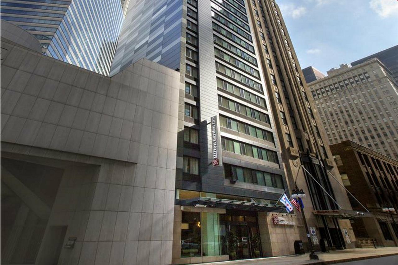 Hilton Garden Inn Chicago Downtown Riverwalk Exterior photo