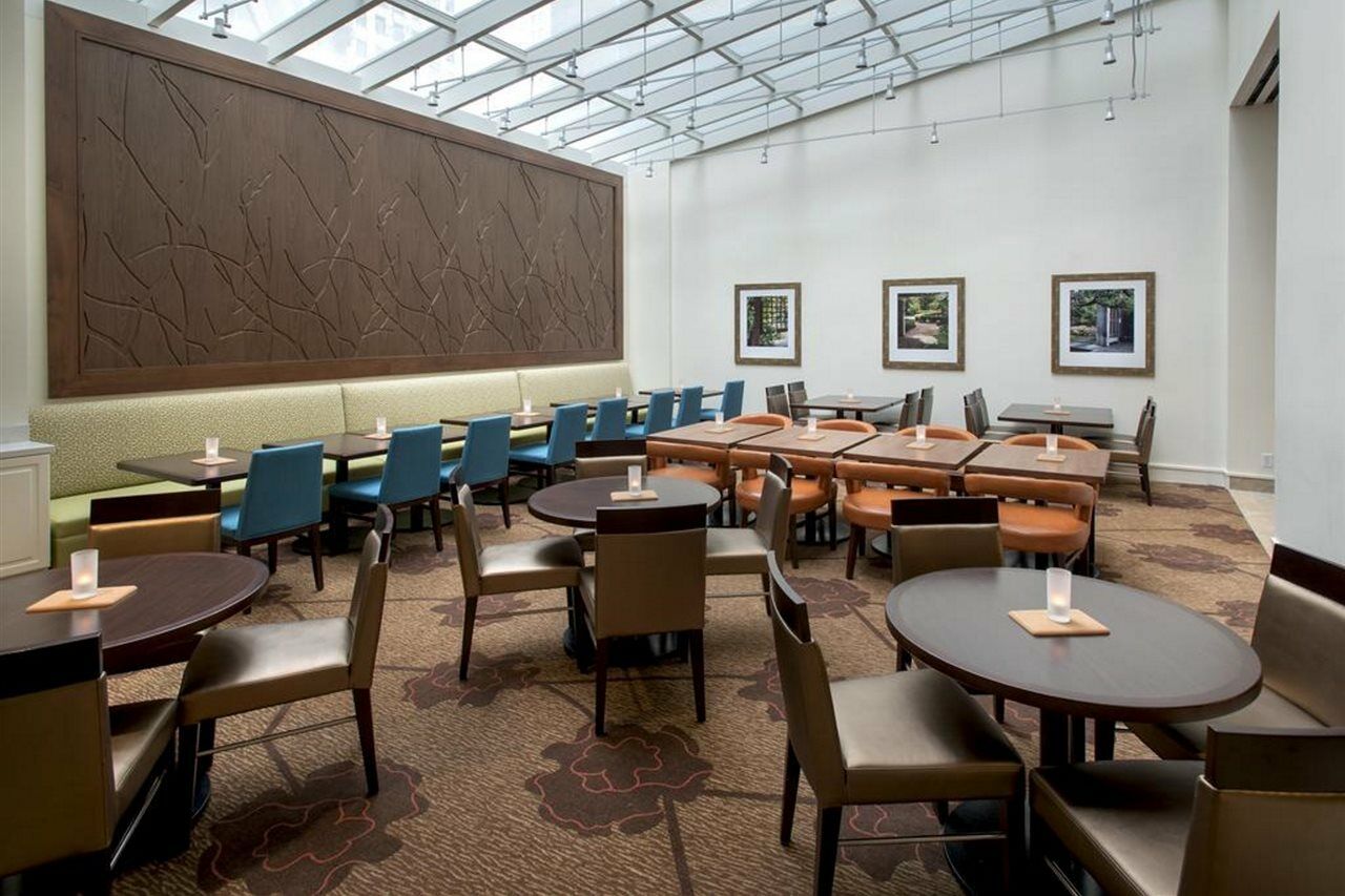Hilton Garden Inn Chicago Downtown Riverwalk Exterior photo