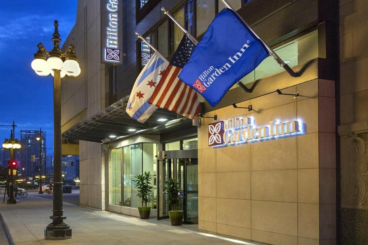 Hilton Garden Inn Chicago Downtown Riverwalk Exterior photo